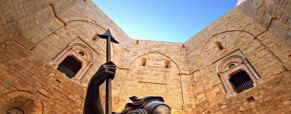 La mostra di De Chirico a Castel del Monte [fotogallery]